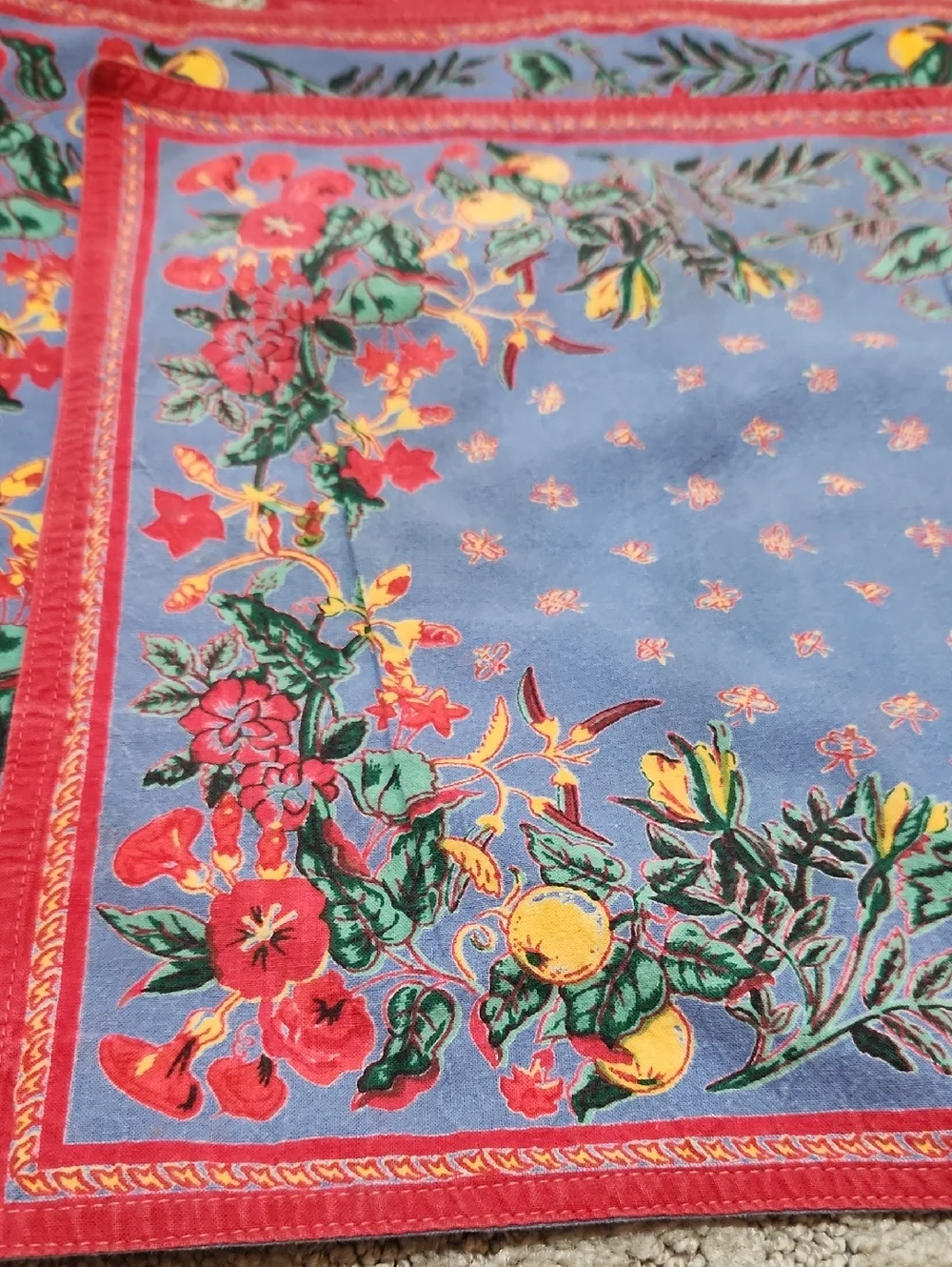 Williams Sonoma French Country Blue  Fabric Placemats Set Of Four Red & Yellow